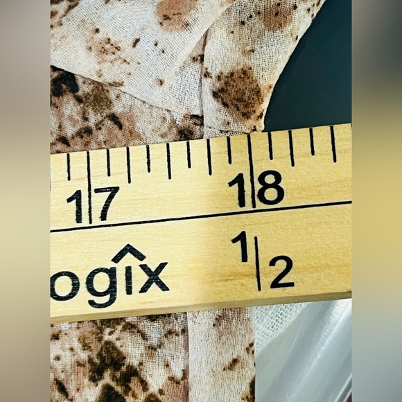 Express Size XS/TP Animal Print Shirt Top Blouse Women Modern Stylish - Picture 7 of 12